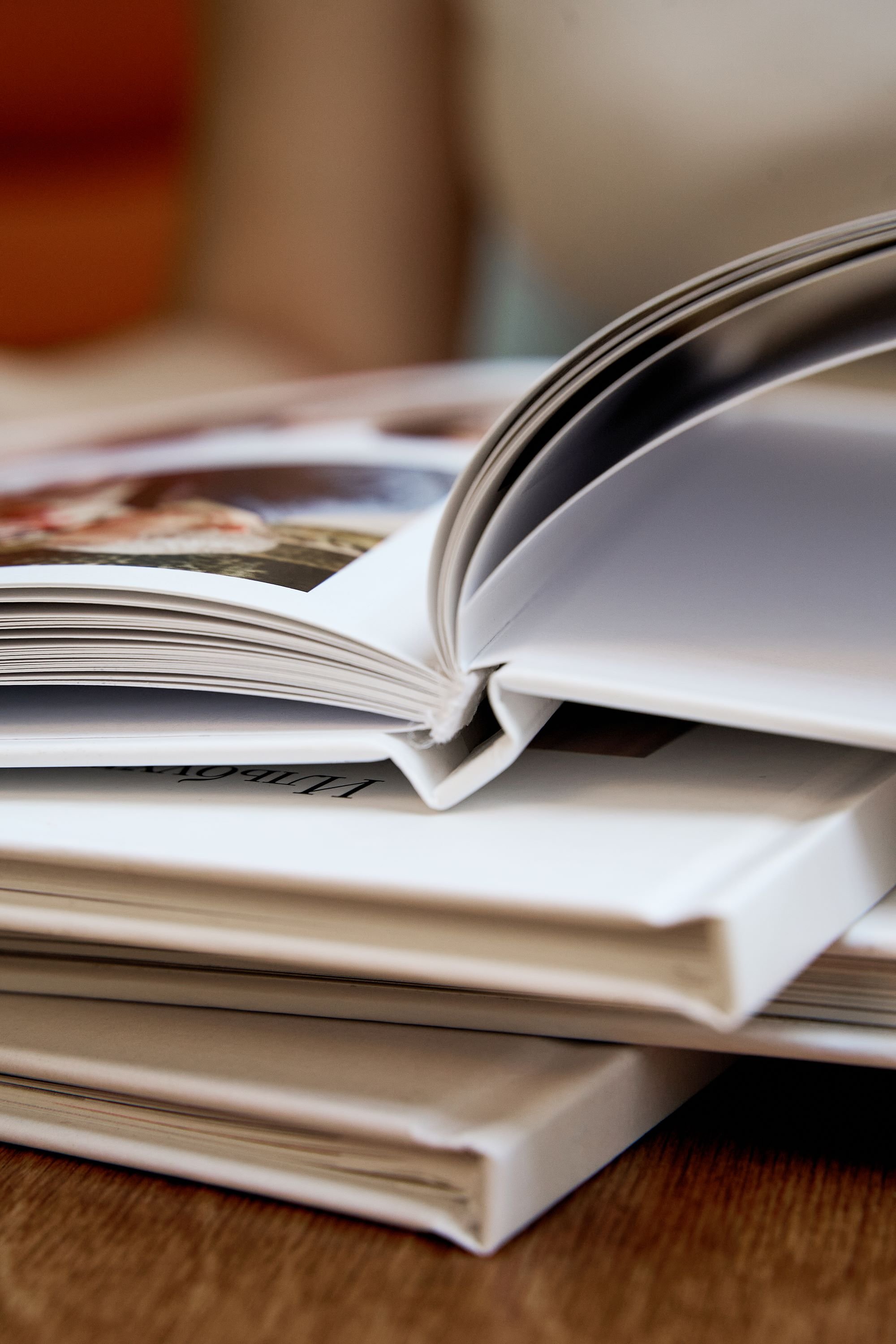 Твердая обложка и прошитый переплет