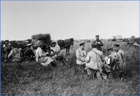 Русско-японская война. Завтрак на привале у деревни Сяогинертунь, 1904 / источник: Сергей Корсаков, Российская государственная библиотека, История России в фотографиях (russiainphoto.ru)