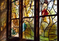 “Воскрешение Христово”, витражное окно Марка Шагала в Церкви всех Святых в Тудли, Кент, Англия