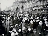 Женская демонстрация на Невском проспекте. Петроград, 19 марта 1917 г. Источник: Pastvu.com