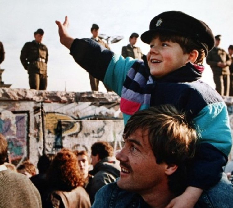 Падение Берлинской стены, 1989 г.