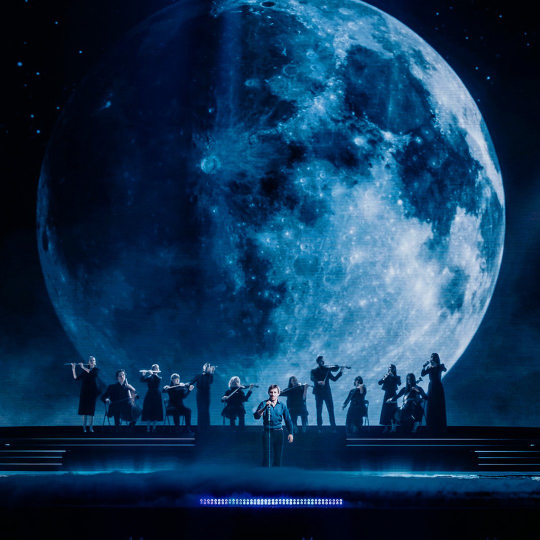 Выступление аватара Владимира Высоцкого на шоу "Высота". Источник: "Цифровые легенды" (digitallegends.ru)