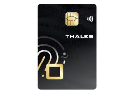 Биометрическая кредитная карта Thales Gemalto, сочетающая в себе датчик отпечатков пальцев и технологию EMV. Источник: THALES (thalesgroup.com/en)