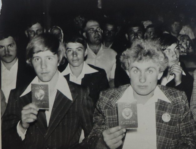 Вручение паспортов / источник: МБУК "Краеведческий музей-усадьба князей Юсуповых п.Ракитное" (rkmrakit.ucoz.ru)