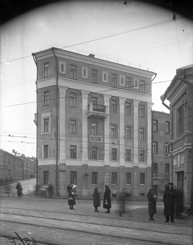 Дом «Утюг» на Хитровской площади, первая половина XX в.