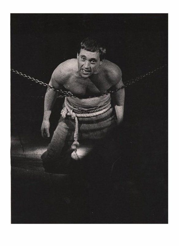 В.С.Высоцкий — Хлопуша в спектакле «Пугачев» по поэме С.Есенина. 17.11.1967. Источник: Санкт-Петербургский государственный музей театрального и музыкального искусства