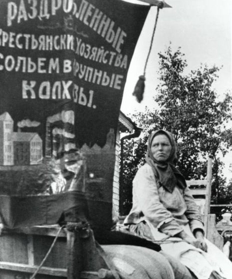 Единоличники сдают хлеб государству, Вятская губерния, 1928 / источник: Аркадий Шишкин, МАММ / МДФ, История России в фотографиях (russiainphoto.ru)