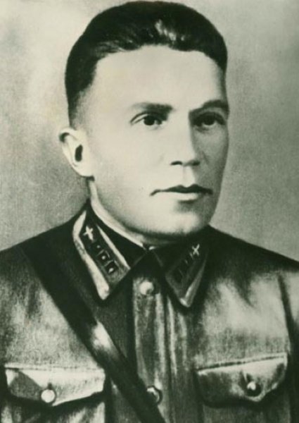 Николай Кузнецов в форме летчика советских ВВС. Источник: histrf.ru