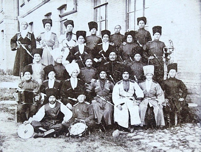 Казаки 2-го пластунского батальона. Кубанское казачье войско, Майкопский отдел. Начало ХХ в. / Источник: МБУ БГП БР "Музей города Белореченска"