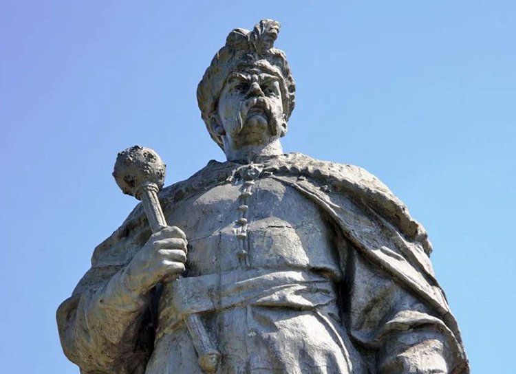 Памятник Богдану Хмельницкому, Орск. Источник: hron.ru (https://hron.ru/news/read/58032)