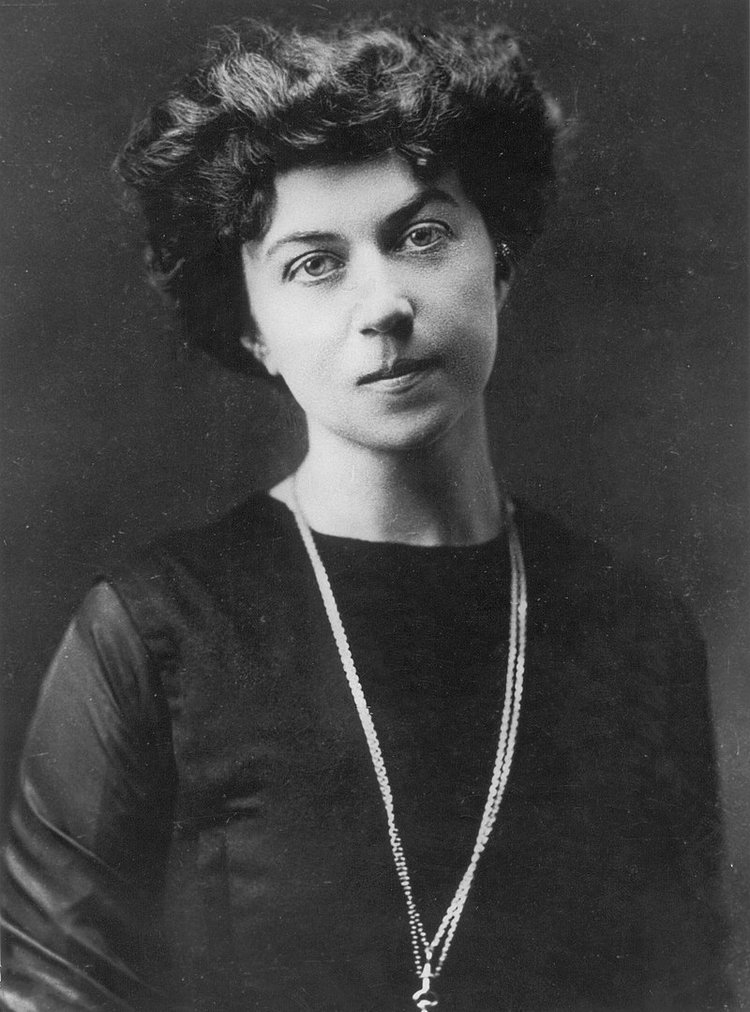 Александра Михайловна Коллонтай (1872–1952) — российская революционерка, советская государственная деятельница и дипломат