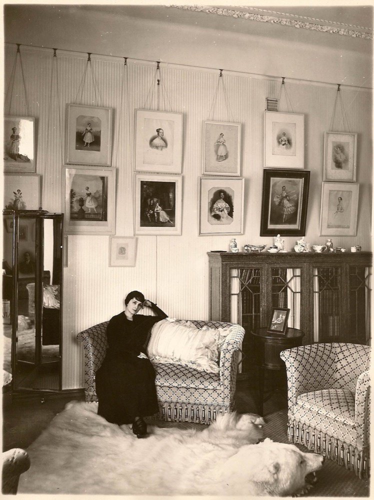 В квартире Соловьевой, Санкт-Петербург, 1900-е / источник: Музей Москвы, История России в фотографиях (russiainphoto.ru)