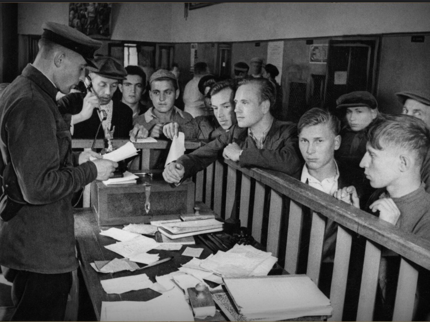 Запись в добровольцы. Источник: МБУК "Староминский историко-краеведческий музей" МО Староминский район.