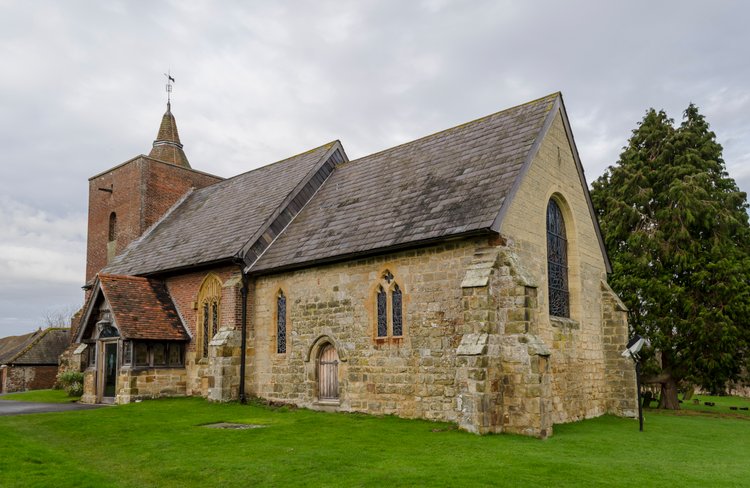 Церковь всех Святых в Тудли изнутри, Кент, Англия