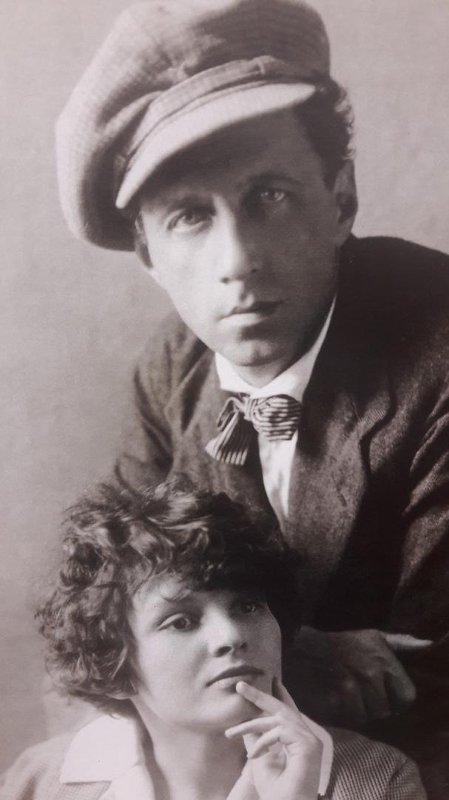 Всеволод Мейерхольд и Зинаида Райх, 1923 год / источник: ГБУК г. Москвы "МГМ С.А. Есенина" (esenin-museum.ru)