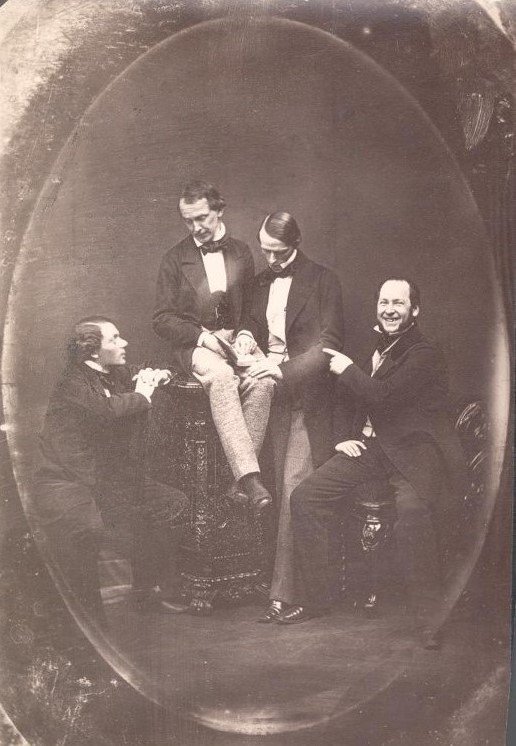 Актеры С.В. Шумский, А.Е. Мартынов, А.М. Максимов и фотограф С.Л. Левицкий. Дагерротип С.Л. Левицкого / Источник: Пб ГБУК СПбГМТиМИ