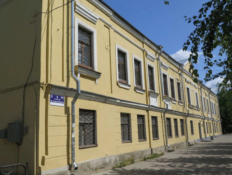 Фотография здания, расположенного по адресу: пр-т Карла Маркса, д. 5; 2010-е гг.