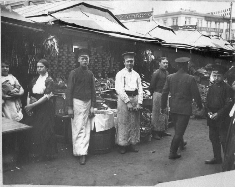 “Охотный ряд”, 1900-е, Москва / источник: МАММ / МДФ, История России с фотографиях (russiainphoto.ru)