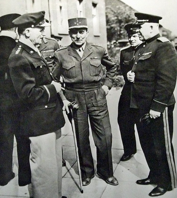 Участники подписания капитуляции, справа — Иван Суслопаров. Реймс, 7 мая 1945 г.