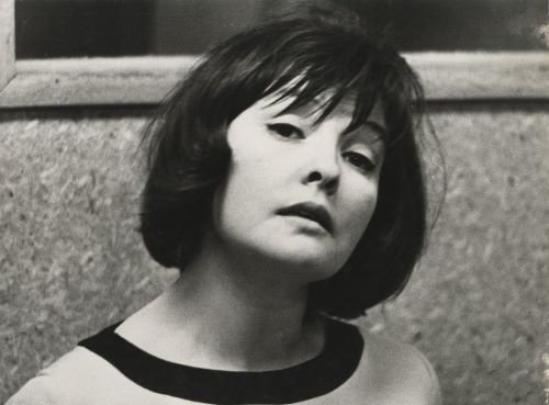 Белла Ахмадулина. Автор фотографии В. Селезнев. Источник: ГБУКиДО г. Москвы "МКАИ"