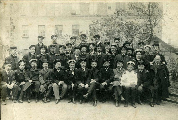 Студенты Петербургского технологического института. Начало ХХ века / Источник: ГКБУК "ПКМ" (museum.perm.ru)