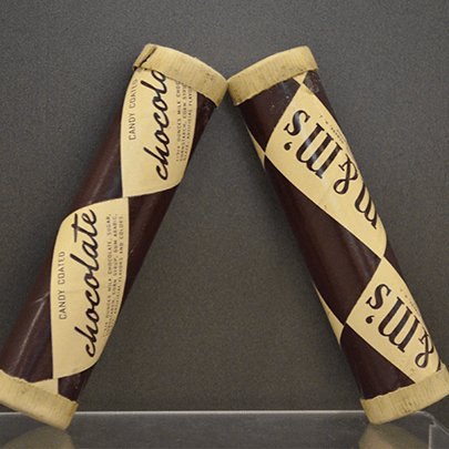 Упаковка простых шоколадных конфет “M&amp;M’s”, которые начали производить для армии США, 1940-е / источник: Mars, Incorporated (mars.com)