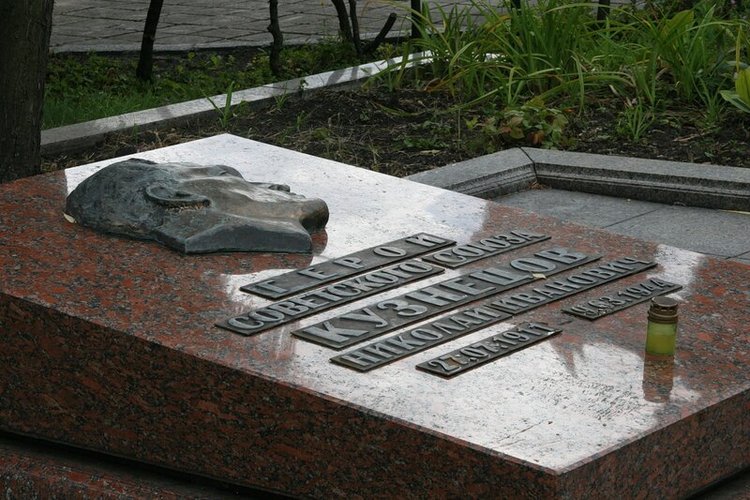Могила Николая Кузнецова в Львове. Источник: yandex.ru