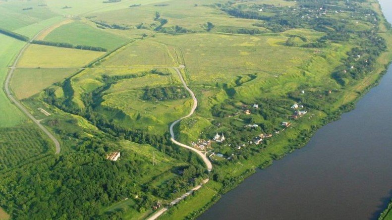 Городище Старая Рязань. Современный вид / Источник: Рязанский историко-архитектурный музей-заповедник