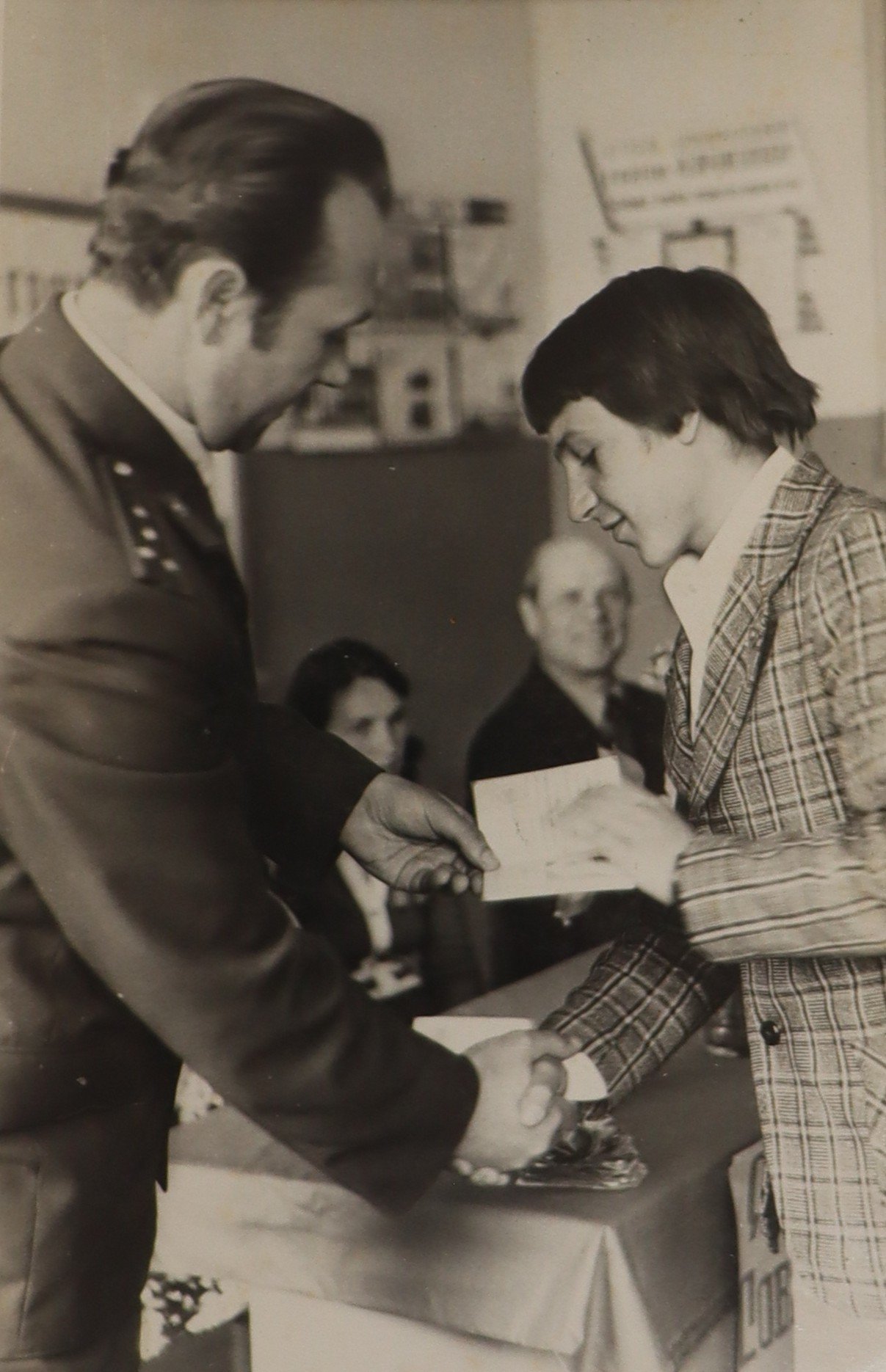 Торжественное вручение паспорта / источник: Муниципальное бюджетное учреждение культуры "Краеведческий музей-усадьба князей Юсуповых п.Ракитное" (rkmrakit.ucoz.ru)