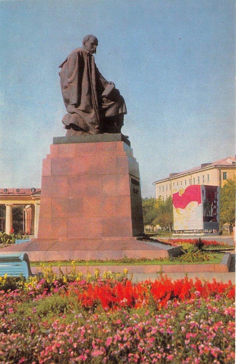 Памятник Т.Г. Шевченко, 1970-е гг. Источник: Pastvu.com