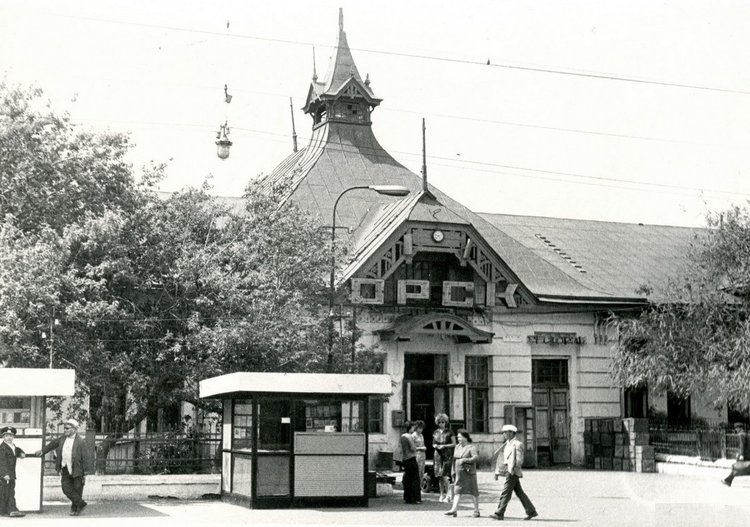Вокзал на ж/д станции «Орск», 1970-е гг. Источник: Pastvu.com