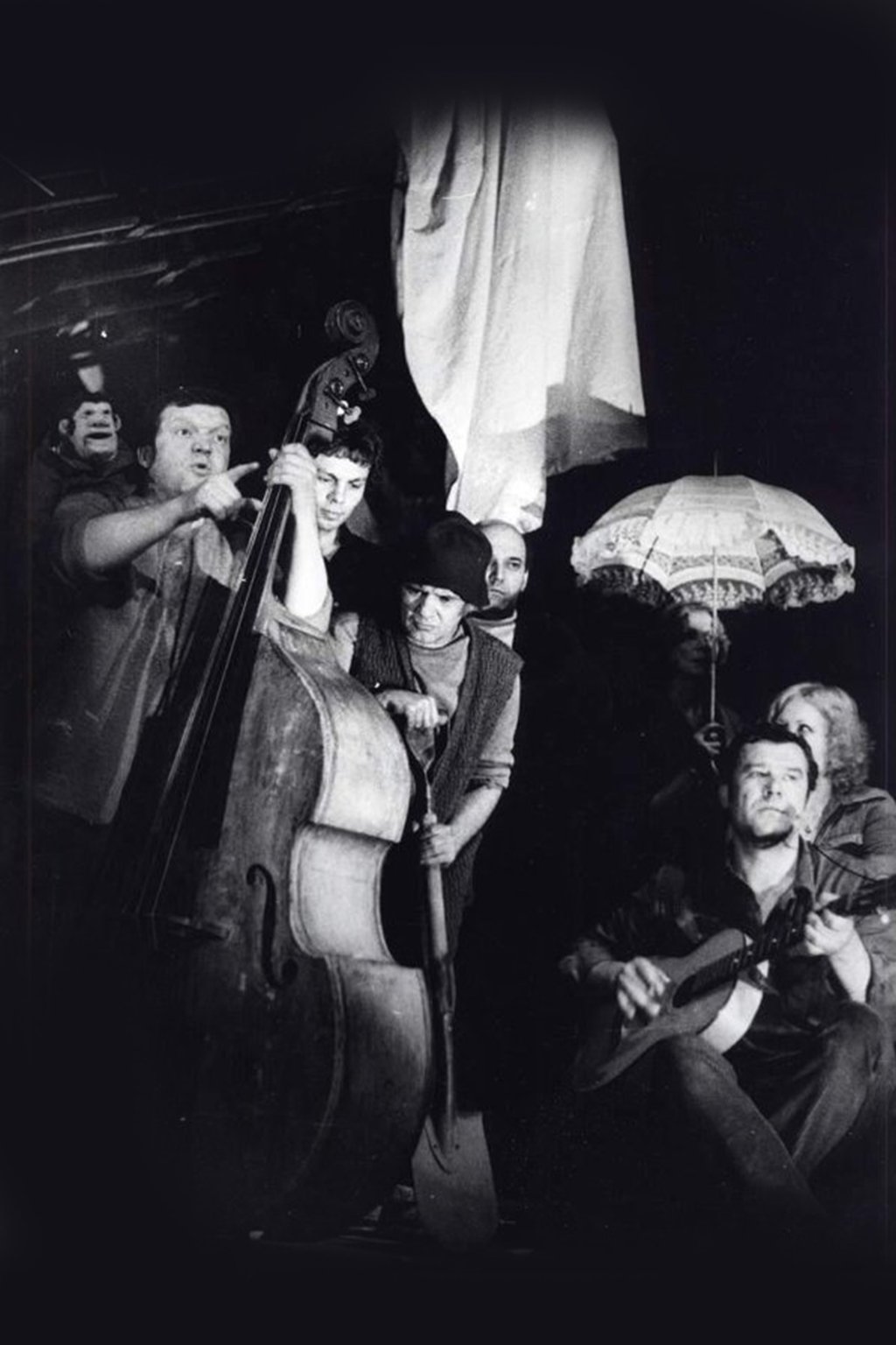 Спектакль «Памяти Владимира Высоцкого». 25.07.1981. Московский театр драмы и комедии на Таганке. Источник: Санкт-Петербургский государственный музей театрального и музыкального искусства